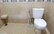 Toilet Kamar 6 Homestay Pogung dekat UGM by Simply Homy