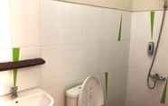 In-room Bathroom 5 Omah Kebon Nitiprayan