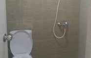 In-room Bathroom 4 Rumah Sutera at Tangerang