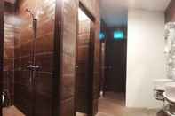 In-room Bathroom Atlantis Pods @ Little India