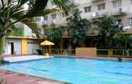 Swimming Pool 2 Adaru @ Gading Icon