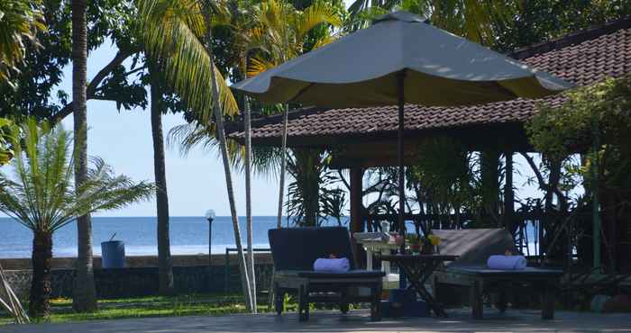 Kolam Renang Bagus Beach Resort Lovina