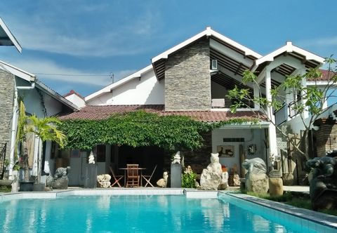 Exterior Watusaman Homestay By The Grand Java