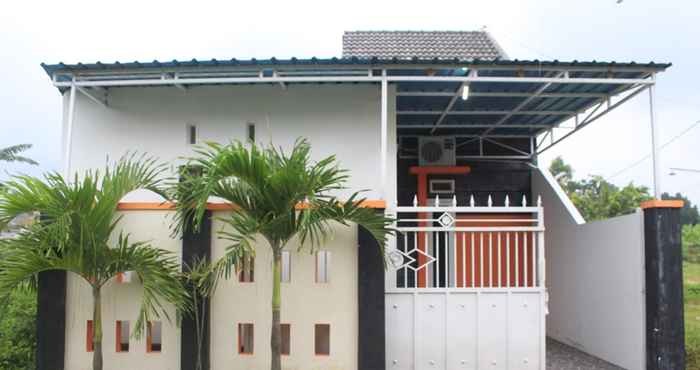 Luar Bangunan Kampoeng Pakis Inn 2