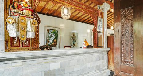 大堂 2 OYO 90640 Agung Kartini Villa