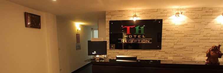 Lobi TH Hotel