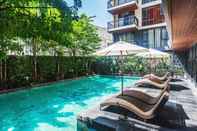 Swimming Pool Grand Central Bangkok By Favstay