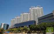 Bangunan 4 C Suites at 8 Newtown Residences