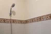 In-room Bathroom Sentaya Homestay