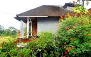 Exterior 6 Candra Asri Bungalow