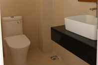 Toilet Kamar Hoang Phuc Hotel Binh Duong