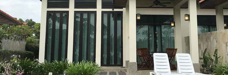 Lobby Sunset Seaview Beach Villas & Spa Suites @ Karambunai