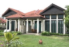 Exterior 3 Sunset Seaview Beach Villas & Spa Suites @ Karambunai