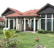 Exterior 3 Sunset Seaview Beach Villas & Spa Suites @ Karambunai