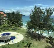 Swimming Pool 6 Sunset Seaview Beach Villas & Spa Suites @ Karambunai