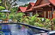 Kolam Renang 3 Asoka Bungalows Penida