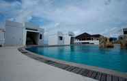 Hồ bơi 7 Kahyangan Resort Bengkayang