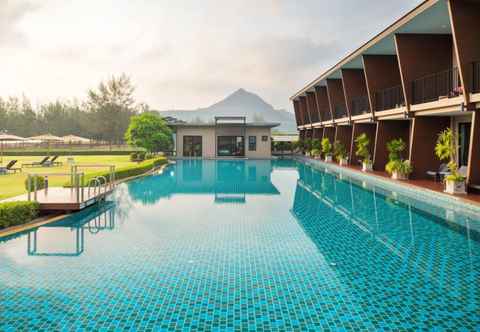 Swimming Pool La Isla Pranburi Beach Resort