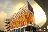 Exterior MK Hotel Jakarta