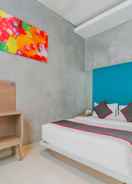 BEDROOM SUPER OYO Collection O 31 The Batik Bed And Coffee Bandung