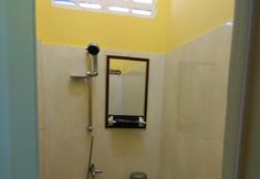 In-room Bathroom 6 Arga Guesthouse Syariah