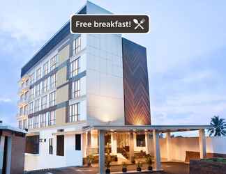 Bên ngoài 2 Hotel Santika Sukabumi