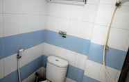 Toilet Kamar 5 Rindang Homestay