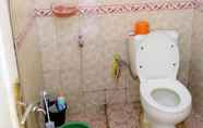 Toilet Kamar 7 Lia Guest House Syariah