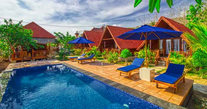 Swimming Pool Gayatri Bungalows Nusa Penida