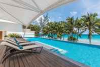 สระว่ายน้ำ Henann Palm Beach Resort
