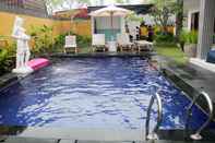 Swimming Pool Sanata Yoga Guest House