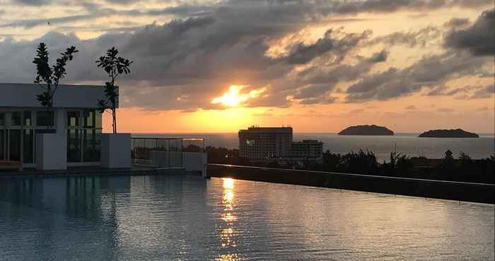 Swimming Pool Sunset Seaview Vacation Condos @ Infinity Avenue