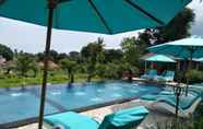 สระว่ายน้ำ 3 Bali Nusa Cottage