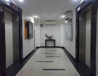 Bangunan 2 Relaxing Studio Room At Apartemen Kali Bata City By Luxury Property