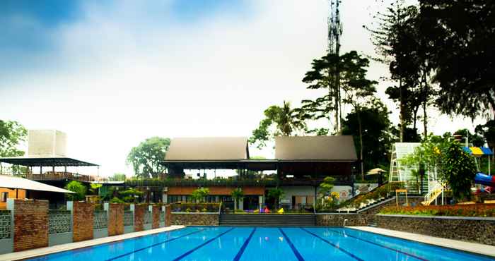 Hồ bơi Hotel Taman Mangkubumi Indah