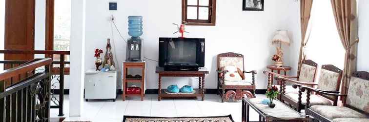Lobi Simple Room at Mocca Syariah House