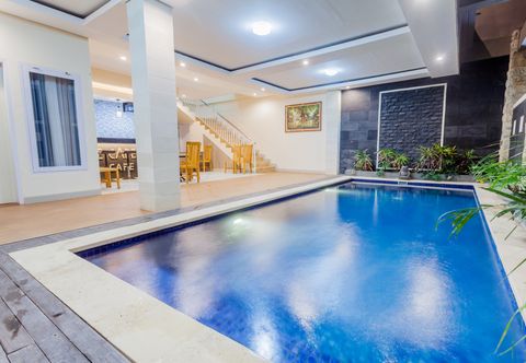 Swimming Pool The Capella Guest House