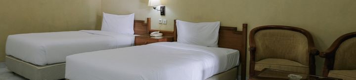 Kamar Tidur 4 Gitrary Hotel