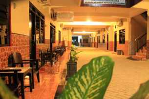 Tristar Hotel, Rp 218.400