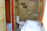 In-room Bathroom Rumah Amel Homestay