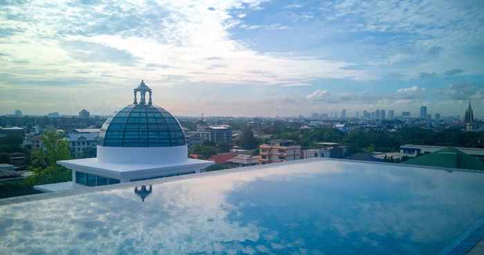 Kolam Renang Romance Hotel Sukhumvit 97