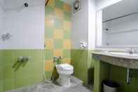 Toilet Kamar Ranong Garden Hotel