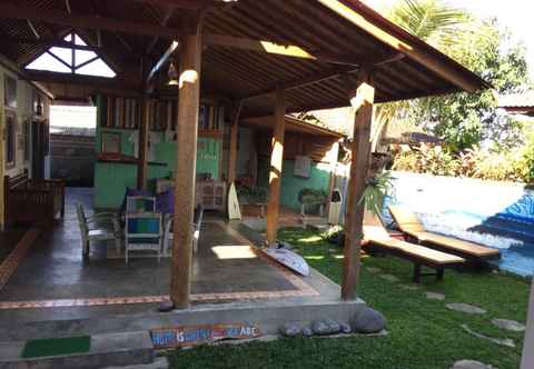 Exterior Medewi Secret Surf Camp