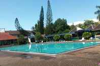 Swimming Pool Wira Carita Hotel & Restaurant