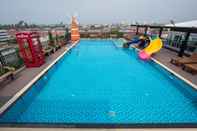 Swimming Pool B-your home Hotel Donmueang Airport Bangkok (SHA Certified) (SHA Plus +)