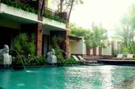 Kolam Renang Arena Living 