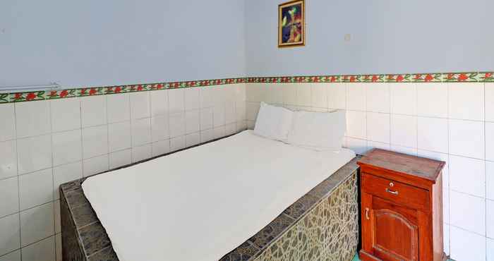 Kamar Tidur SPOT ON 92399 Hotel Sekar Jagat  Near Pantai Baluk Rening