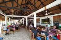 Restaurant Evolution Beach and Dive Resort