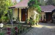 Exterior 2 Shallom Homestay by Desa Wisata Blimbingsari