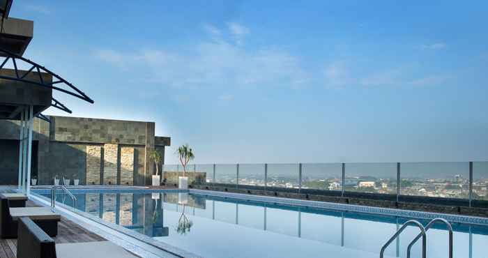 Swimming Pool Four Points by Sheraton Makassar